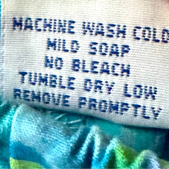 Little Ones Beach Set - White tee w/ stitched Sea Anemone Logo & Shorts -Size 2T - Picture 7 of 10